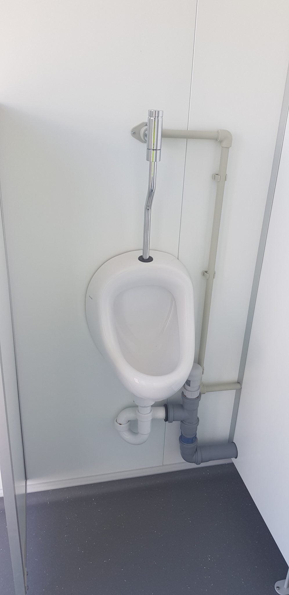 Modul 10′ Sanitäranlagen (WC/ Urinal/ Dusche/ Waschbecken) + Verkleidung