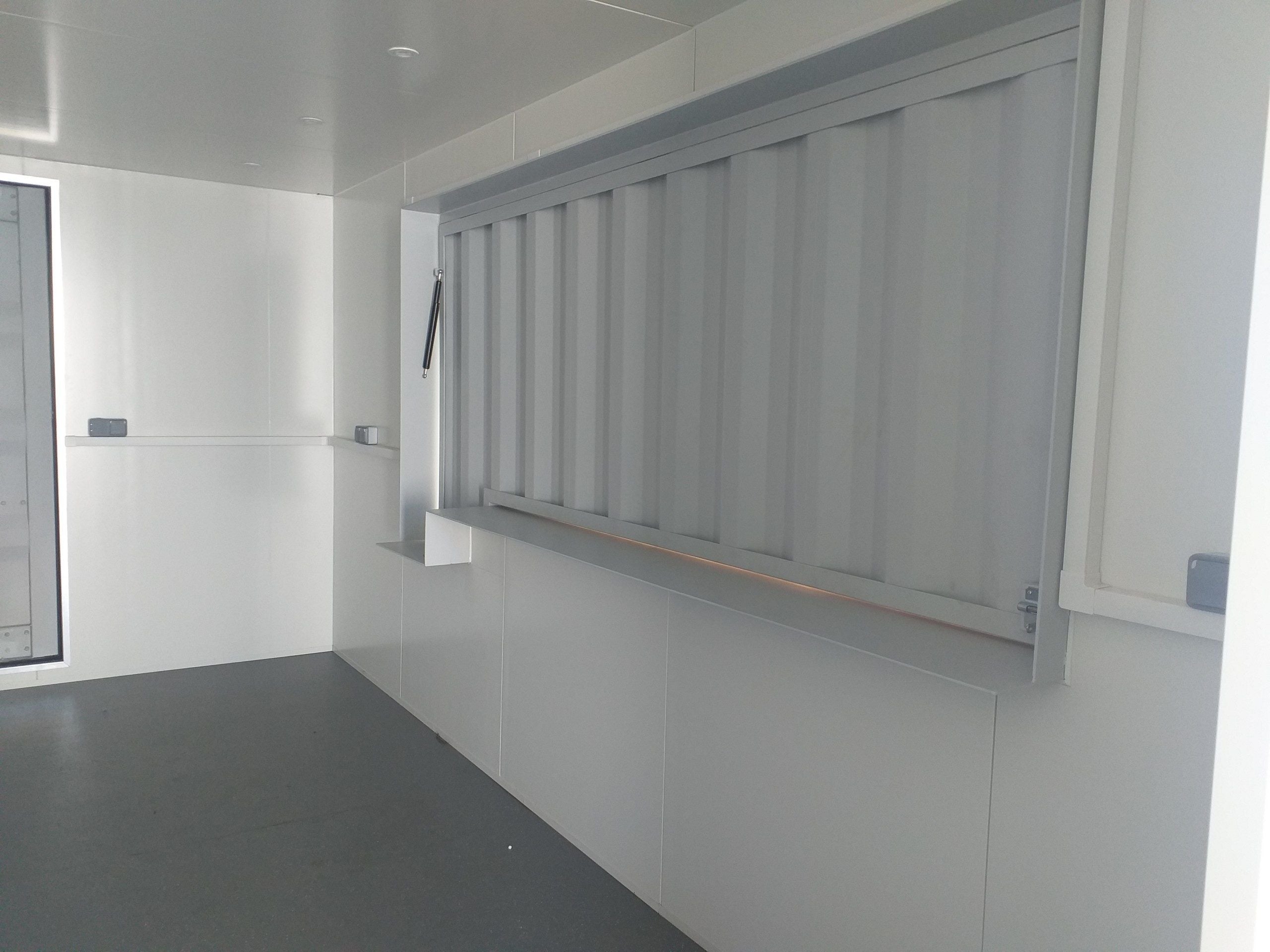 20-FUSS-BARCONTAINER AUS HOLZ