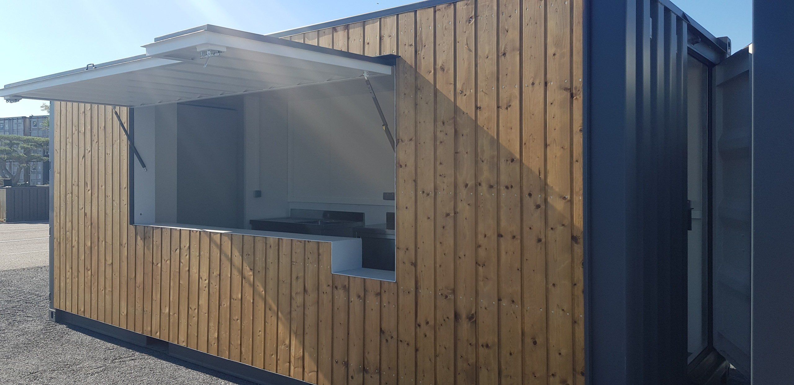 20-FUSS-BARCONTAINER AUS HOLZ