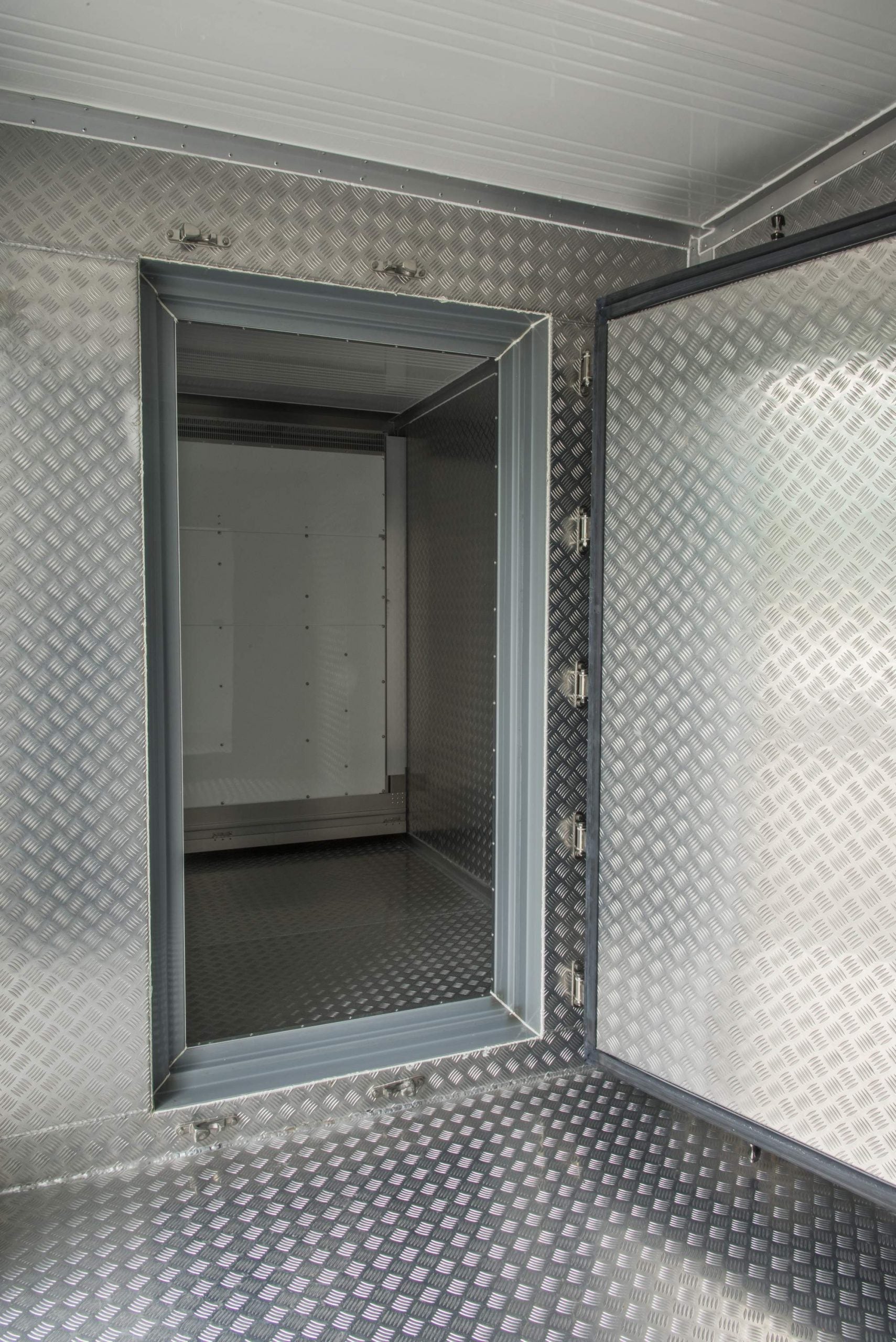 20'-DOPPELZONEN-SUPERKÜHLCONTAINER BIS -60°C