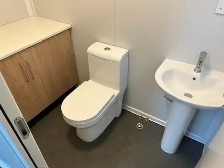 Standardbüro mit Bad/Abstellraum