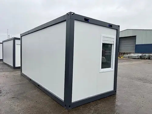 Standardbürocontainer mit 3 Fenstern