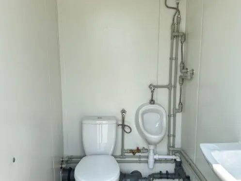 Sanitärcontainer mit 3 Kabinen