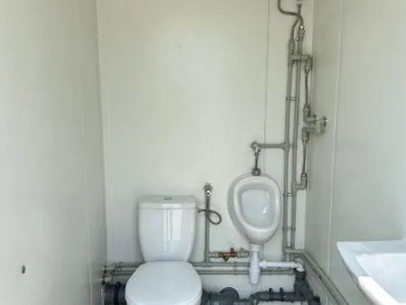 Sanitärcontainer mit 3 Kabinen