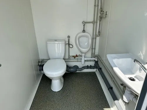 Sanitärcontainer mit 3 Kabinen