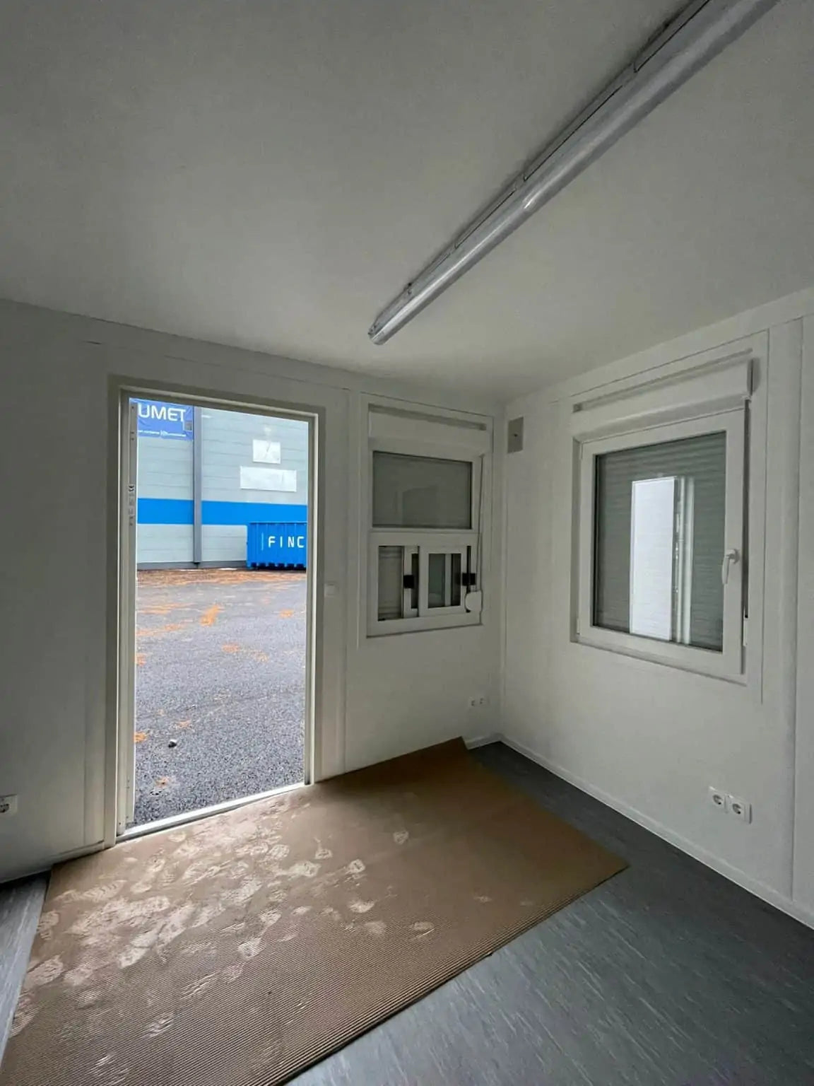 Gewerbefläche inklusive Küche und Bad.