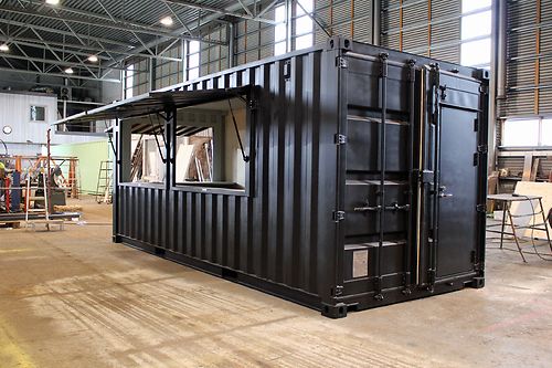 20-Fuß-Container (7,1 m) oder 6-Meter-Seecontainer, ausgestattet für die Nutzung als Bar/Café.