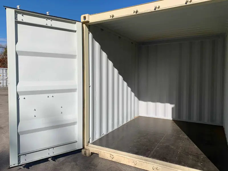 Semi-neuer See-/Lagercontainer, 3 m x 2,4 m x 2,6 m hoch – wind- und wasserdicht – BEIGE
