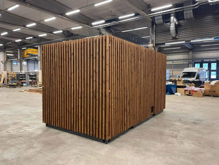 Sanitärbehälter mit Lattenroststruktur