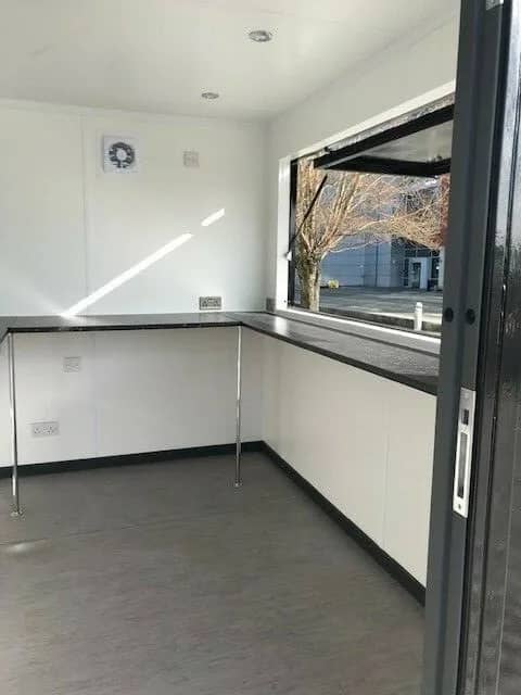 3m x 2,4m Überseecontainer für Speisen/Burger/Kaffee - Birmingham