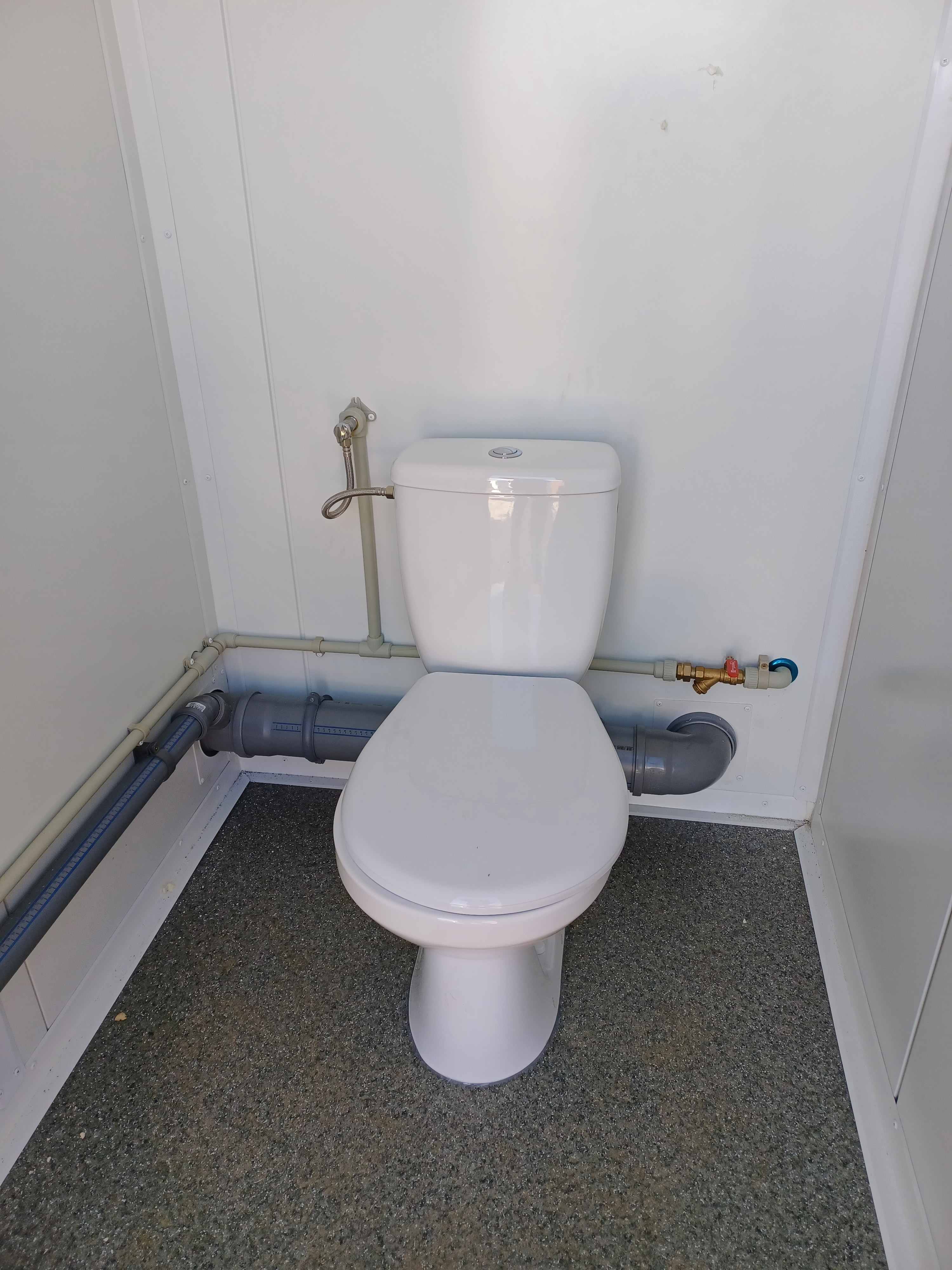 DOPPELTER SANITÄRCONTAINER MIT 2 KABINEN 245x173x229