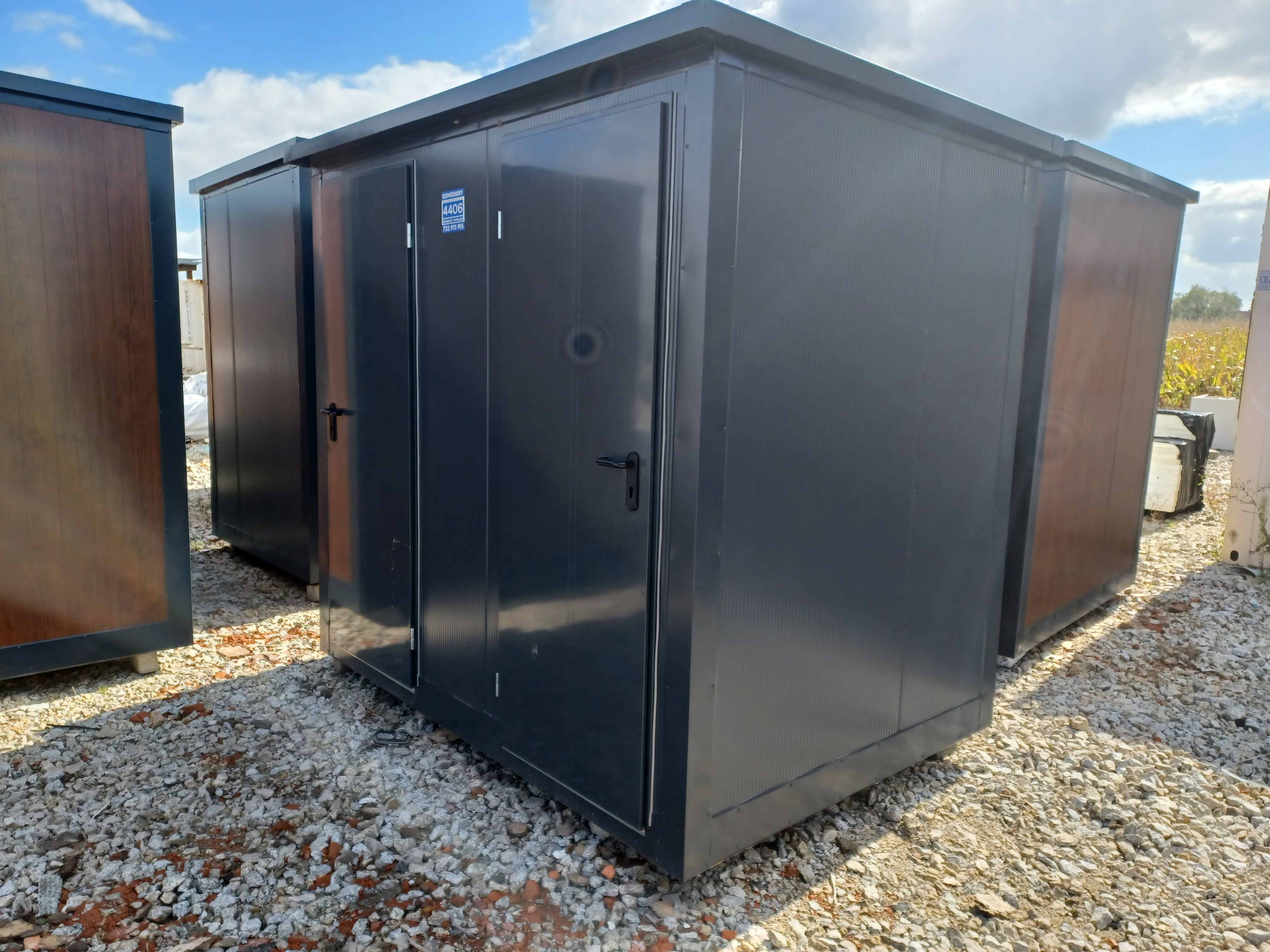 DOPPELTER SANITÄRCONTAINER MIT 2 KABINEN 245x173x229