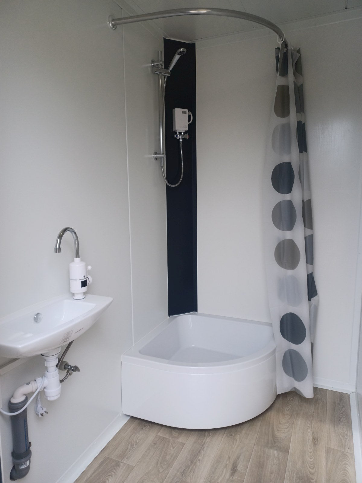 Doppel-Sanitärkabine mit 2 Abteilen – WC und Dusche 246x197x245