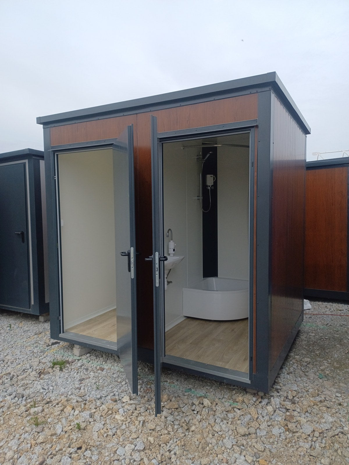 Doppel-Sanitärkabine mit 2 Abteilen – WC und Dusche 246x197x245