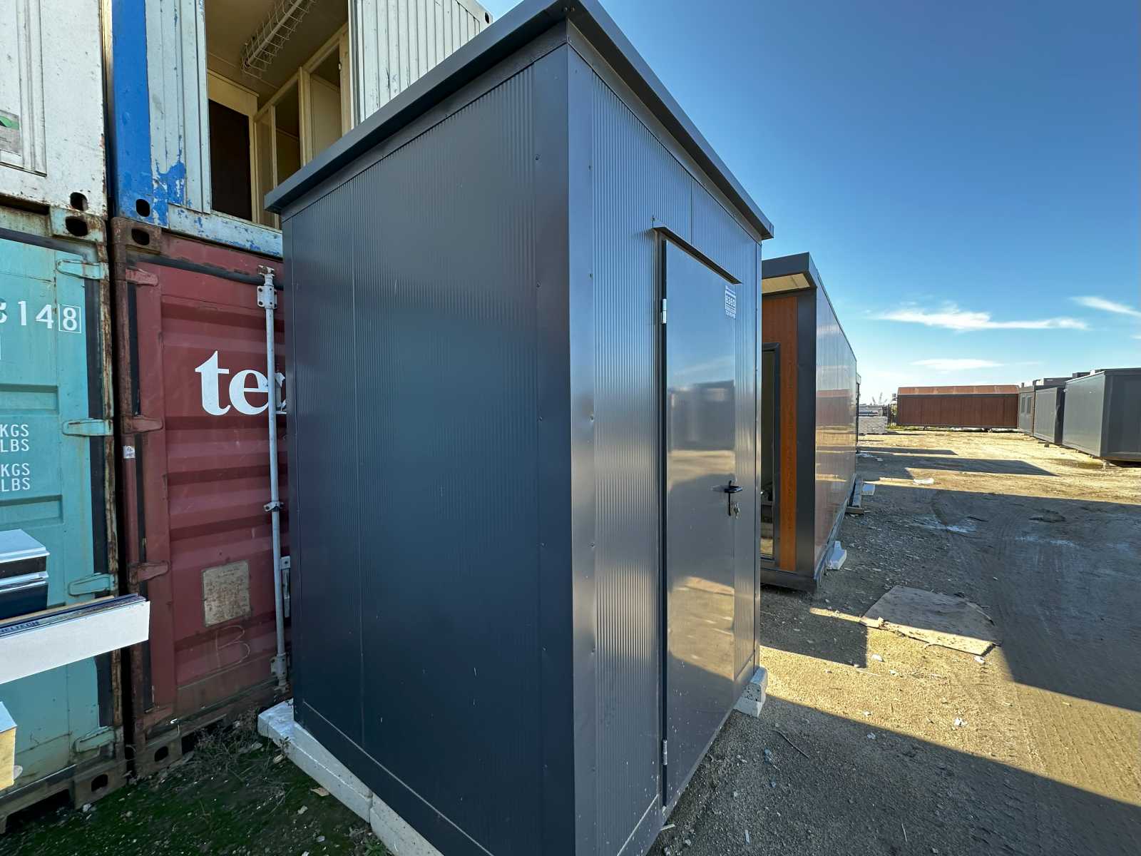 SANITÄRGEFÄSS, TOILETTE, DUSCHE, URINAL