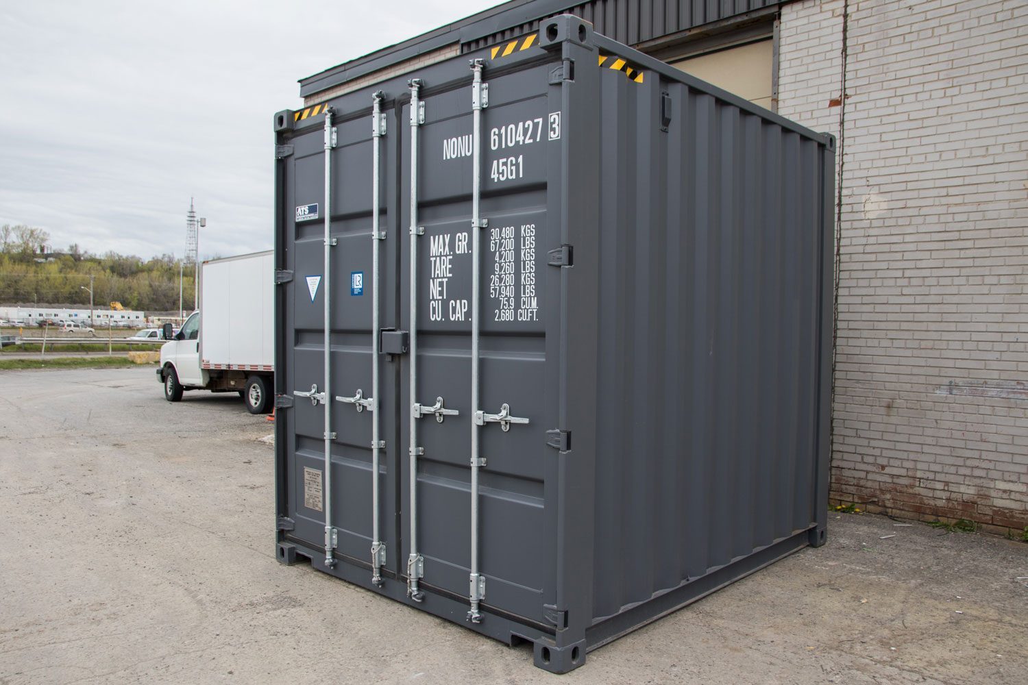 10-Fuß-High-Cube-Seecontainer, neuwertig.