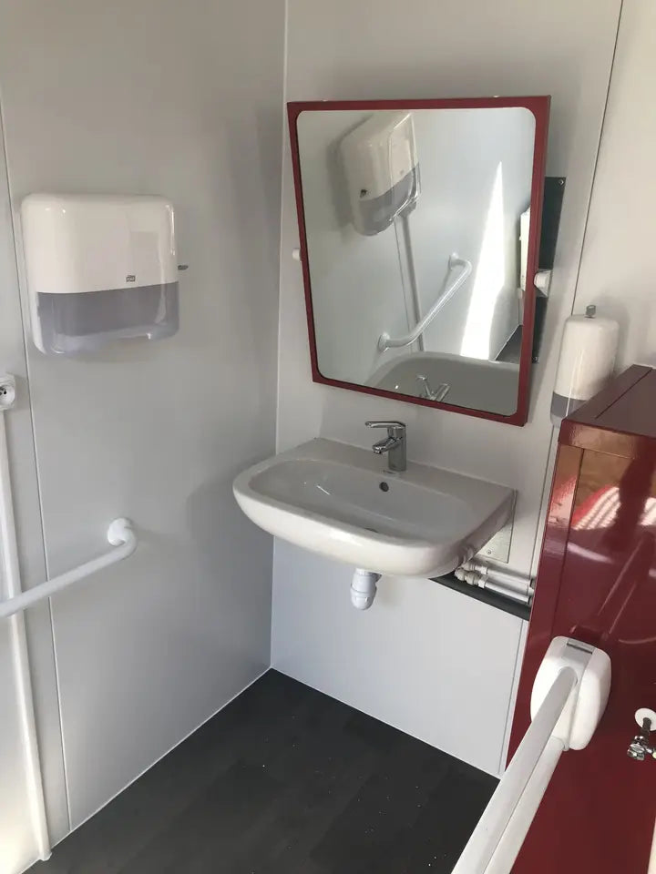 Sanitärcontainer-Modul für Menschen mit Behinderung