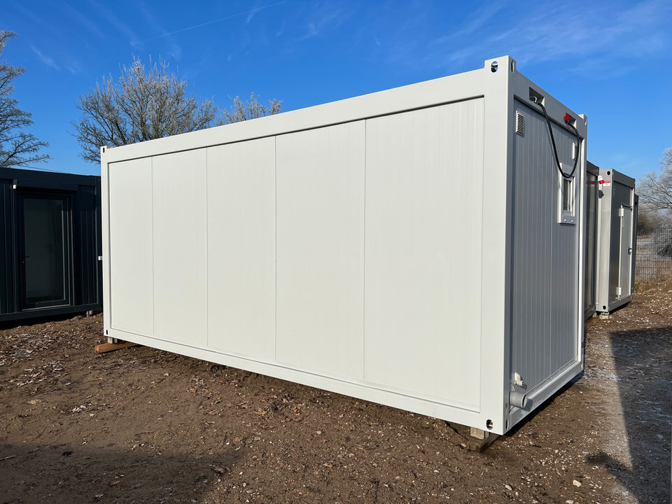 6,00 x 2,44 m Sanitärcontainer mit 5 Toiletten