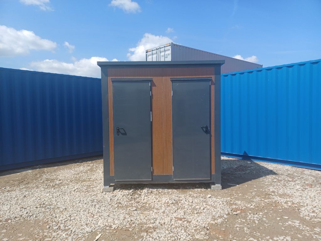 DOPPELTER SANITÄRCONTAINER MIT 2 KABINEN 249x175x249